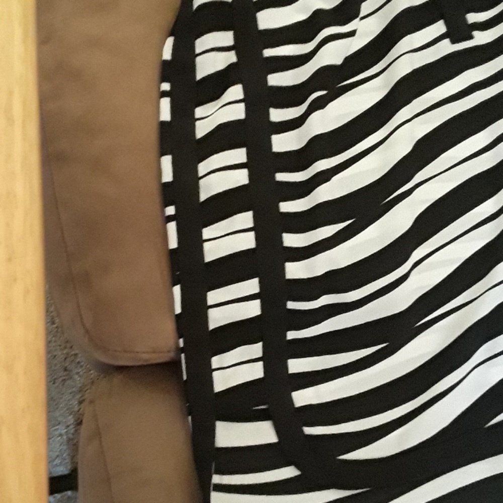 Top - Picture 3 of 3